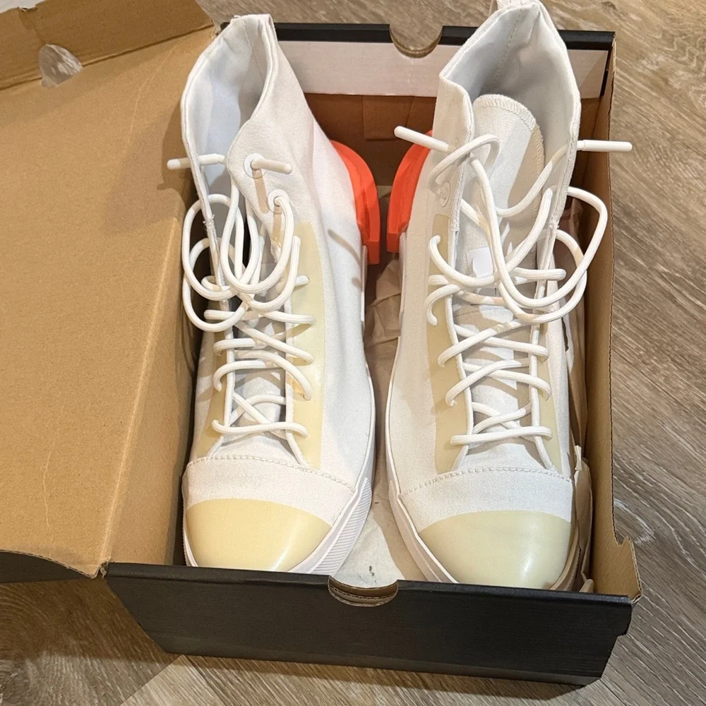 Converse Men’s High-Top Sneakers in White and Orange - Picture 3 of 4